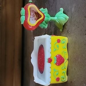 Verry rare Vintage strawberry shortcake fun room TV and chest